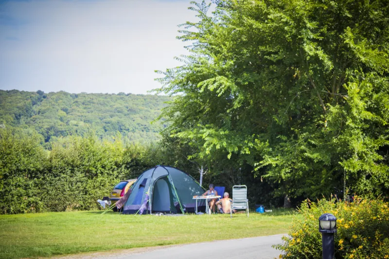 Emplacement + 1 Voiture