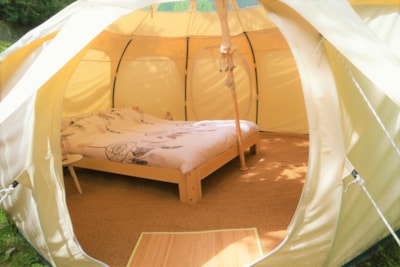 Tent Châtaigne — 2