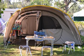 Stellplatz - Stellplatz A (Zelt, Wohnwagen / 1 Auto) - Camping de la Corsive