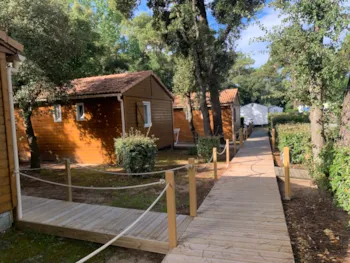 Mietunterkunft - Chalet 33M² - 2 Zimmer - Camping de la Corsive