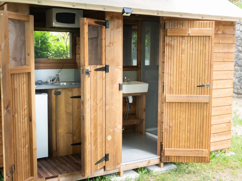 Emplacement Premium Avec Bloc Sanitaire Et Cuisine Individuel