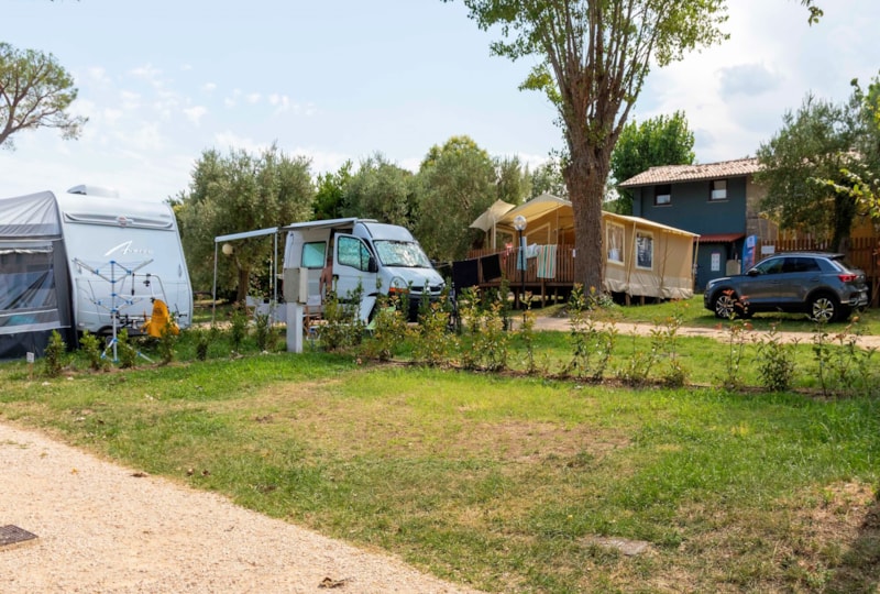 Emplacement Standard 60 m²