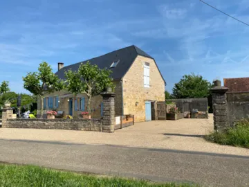 Accommodation - Independent House With 4 Bedrooms - Glamping Place de la Famille