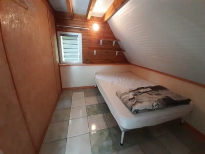 Hutte - 3 bedrooms - without bathroom or toilet