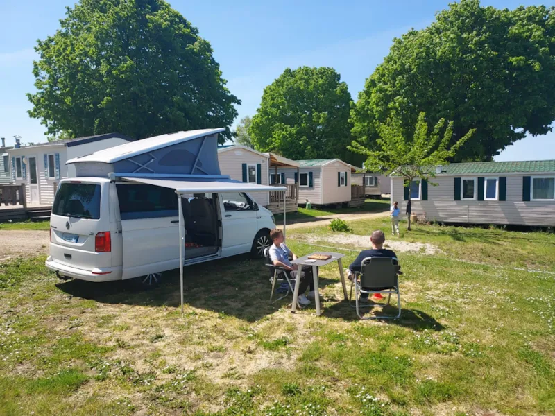 Forfait Nature (1 Tente, Caravane Max6.5M (Double Essieux Interdite)  Ou Camping-Car / 1 Voiture)