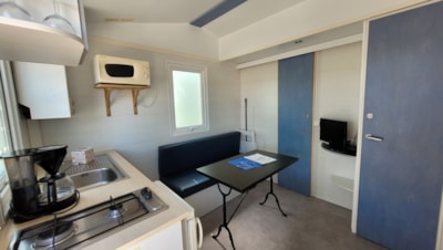 mobile home — 4