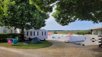 Kampeerplaats(en) - Emplacement Velo Sans Electricite Sans Voiture - Camping Le Bellevue