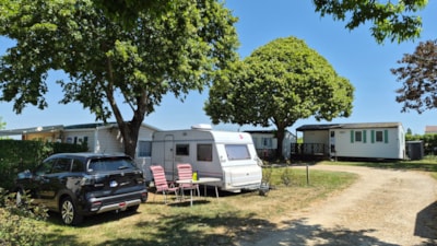 Nature Package (1 tent, caravan or motor home / 1 car)