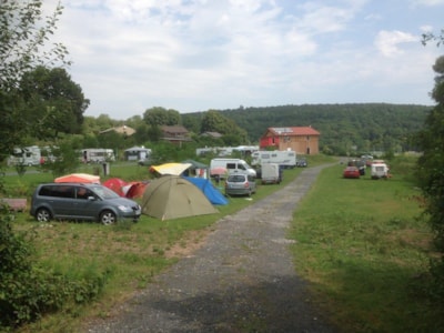Pitch: 1 car + tent — 2