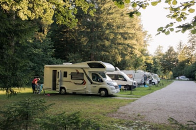 Standard pitch for bigger campers / caravans / roof top tent / van