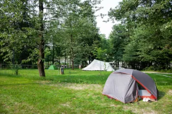 Kampeerplaats(en) - Kleine Kampeerplaats Voor Een Tent Met Uitzicht Op De Bergen - Forest Camping Mozirje