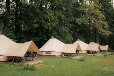 Family BELL rental tent with beddingS and mattress