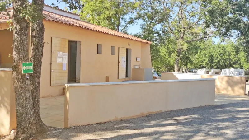 Emplacement Tente, Camping Car Ou Caravane