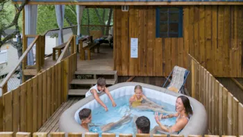 Huuraccommodatie(s) - Chalet Kenya. Standaardmet Spa - Camping Tikayan Rives du Lac de Sainte Croix