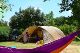 Kampeerplaats(en) - Natuurpakket (Zonder Elektriciteit) (1 Tent, Caravan Of Camper / 1 Auto) - Flower Camping Monplaisir