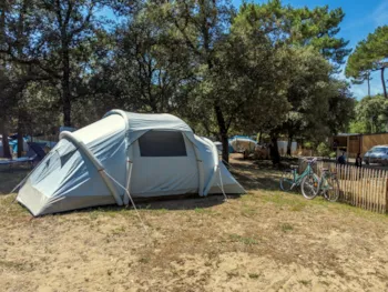 Emplacement - Forfait Nature (Sans Électricité) (1 Tente) - Flower Camping Monplaisir