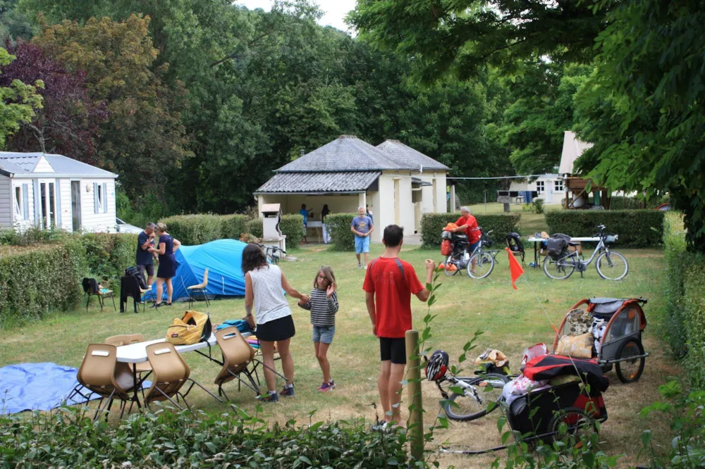 Pitch - Pitch Trekking Package By Foot Or By Bike With Tent - Camping Les Patis