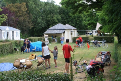 Pitch Trekking Package by foot or by bike with tent