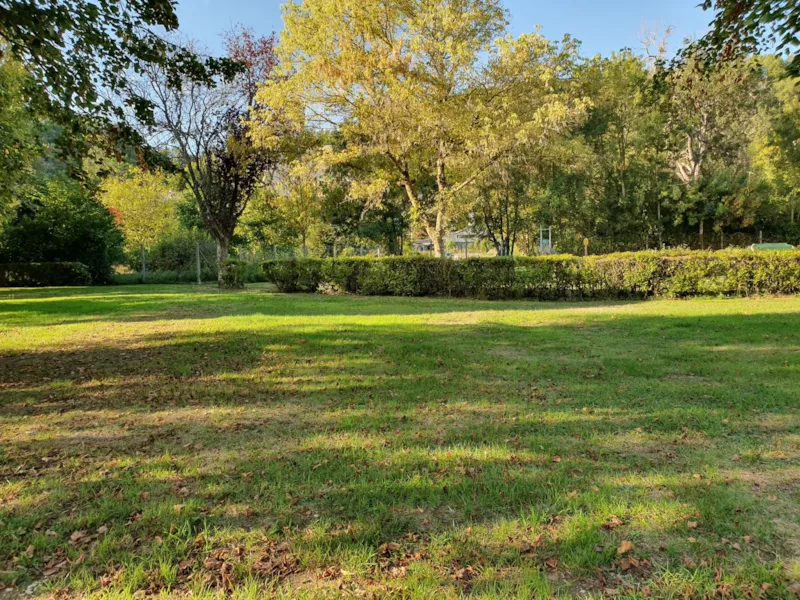 Emplacement De Camping Pour Tente/Caravane/Camping Car