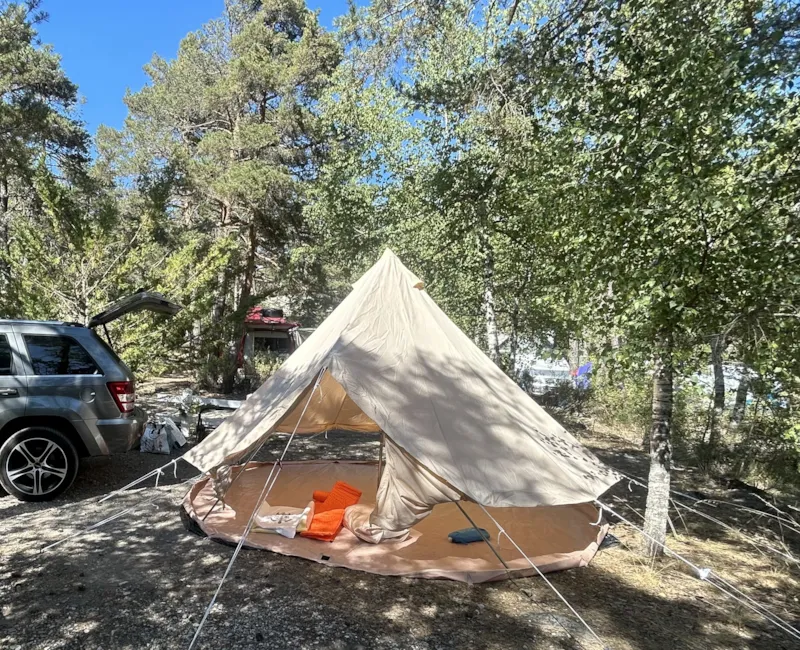 Emplacement 1 Tente Ou 1 Caravane + 1 Voiture