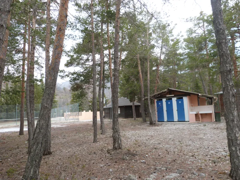 Emplacement 1 Tente Ou 1 Caravane + 1 Voiture