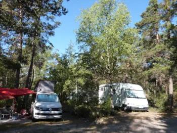 Stellplatz - Stellplatz Wohnmobil + Strom 10 A - Camping Le Haut Verdon