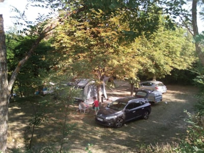 Place tent / caravan — 2