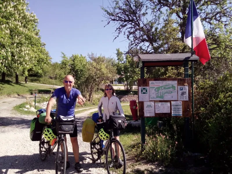 Emplacement Spécial Randonneur Ou Cycliste