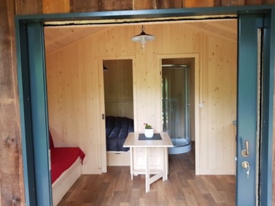 PREMIUM HUT 30m2 | 1 bedroom | Shower room with WC