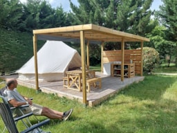 Accommodation - Fully Equipped Tent Pergola & Terrace - Camping Ecoresponsable Le Rêve