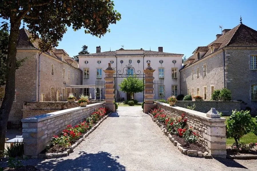 Château de L'Epervière by Villatent - image n°1 - MyCamping