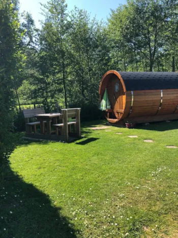 Mietunterkunft - Schlaffass Oder Anhänger - Ungewöhnliche Natur - 1 Schlafzimmer - Ohne Badezimmer, Ohne Tv - Sites et Paysages Domaine de la Catinière