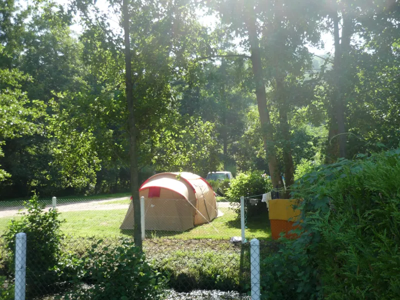 Emplacement Cyclo / Rando Pour Tentes (Sans Électricité) (Pas De Véhicule Motorisé)