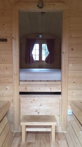 Barrel hut or trailer - UNUSUAL NATURE - 1 Bedroom - without bathroom, without TV