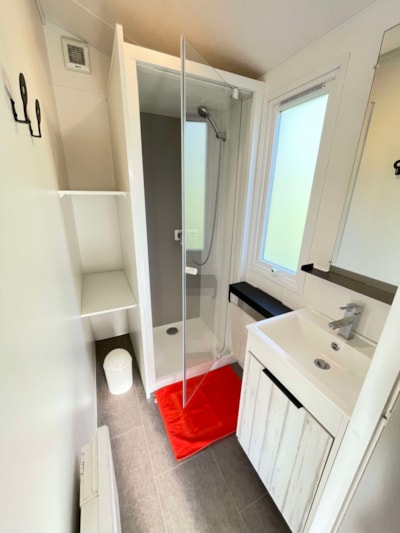 Mobile-home - PRIVILEGE - 2 Bedrooms - TV - with semi-covered terrace (Sunday/Sunday)