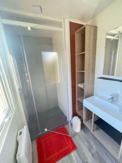 Mobile-Home - PRIVILEGE - 3 Bedrooms - TV - with semi-covered terrace (Wednesday: July/August)
