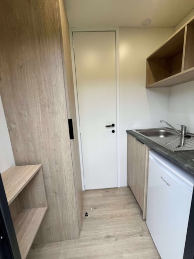 Premium pitch private sanitary facilities - Electricity 13 amp