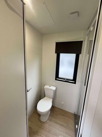 Premium pitch private sanitary facilities - Electricity 13 amp