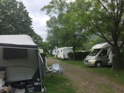 Kampeerplaats(en) - Standplaats: Tent/ Caravan/ Camper + Elektriciteit - Camping les Vals
