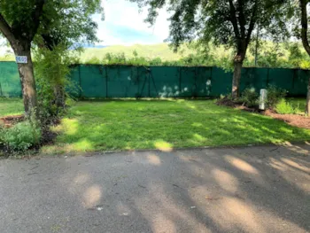 Stellplatz - Stellplatz Confort+  >85M² (Auto + Electricity ( Option )  Zelt Oder Wohnwagen Oder Wohnmobil) - Camping Les Portes du Canigou