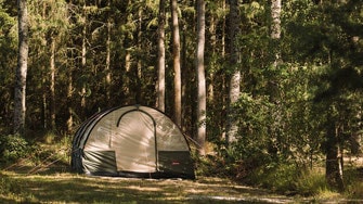 Emplacement  toile de tente 50m2 + table + cuisine extérieure