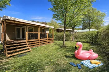 Mietunterkunft - Premium-Chalet 30M² – 2 Schlafzimmer + Terrasse + Klimaanlage + Tv - Flower Camping du Gévaudan 