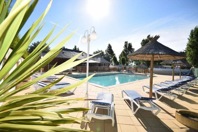 -- DOMAINE MON CALME --   Camping & Appart Hôtel - image n°1 - Camping2Be