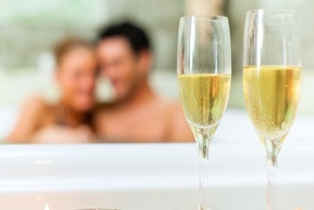 PACK VIP : 2 nights + 1 spa 2 pers (1h) + 1 bottle champagne + breakfasts