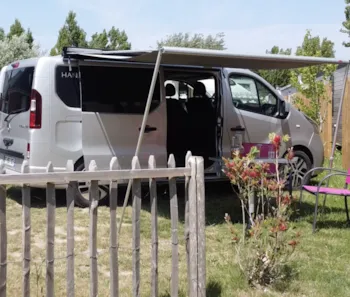 Emplacement - Emplacement Spécial Camping Car/Fourgon Electricité Inclus - -- DOMAINE MON CALME --   Camping & Appart Hôtel