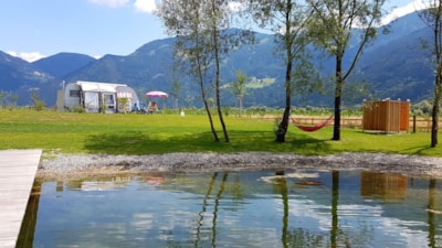 Pitch caravan or motorhome