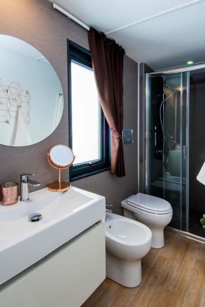 Family 2 bedrooms with terrrace and seaview