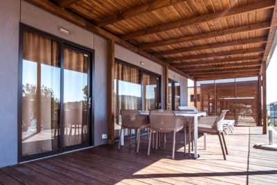 Family 2 bedrooms with terrrace and seaview
