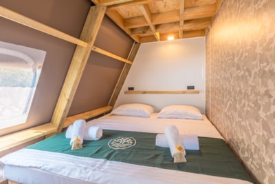 Luxury glamping lodge