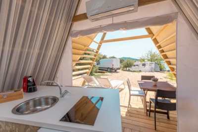 Luxury glamping lodge